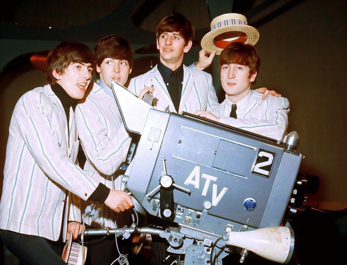 eric_ernie_col's tweet photo. #HelloBongo it’s a very…
#HappyBirthday🎉
….Sir Richard Starkey MBE who is 82 today…
…have a great day… @ringostarrmusic
Congratulations Ringo!
#TheBeatles #MorecambeAndWise https://t.co/TwPyhcc0Yf