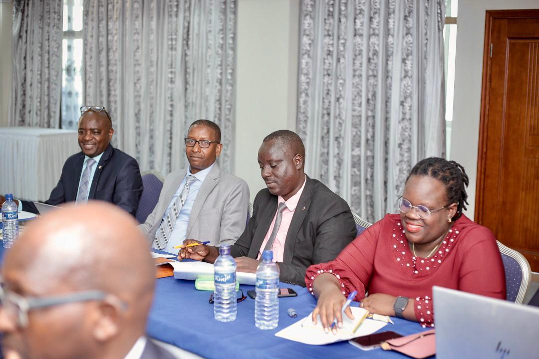 IngoMagazine's tweet photo. C’est dans cadre, que ce cabinet entame ce 6 juillet 2022 des sessions de renforcement de compétence des hauts cadres de la @Bancobu en matière de gestion de projets.
#Banquedigital
#Burundi
#Bankleader
#Finance
#ingomag https://t.co/vku2HBLCV3