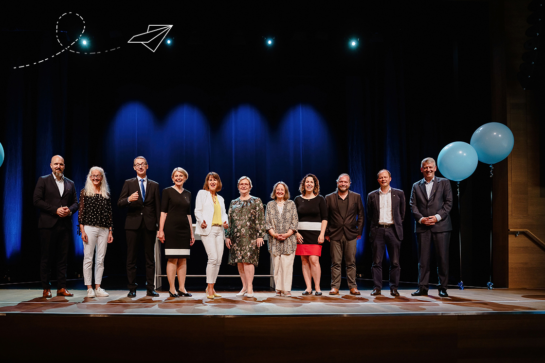 aimheilbronn's tweet photo. Die aim ist 2️⃣0️⃣ Jahre alt geworden und das haben wir mit einem feierlichen Festakt in der Aula des Bildungscampus und einem großen Tag der offenen Tür gefeiert! #20jahreaim #aimakademie #aimheilbronn https://t.co/mnjcAx490N