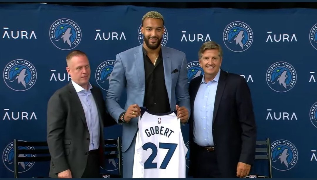 Les nouveaux maillots de Rudy Gobert sont déjà disponibles 🐺
Commande en messages privés 📩