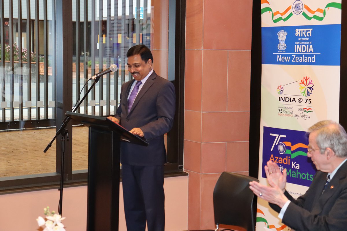 IndiainNZ's tweet photo. #AmritMahotsav 
HC @MukteshPardeshi launched the book "Relevance of Indian Philosophy to Contemporary Western Philosophy" authored by Prof. Shaw, retired Prof. @VicUniWgtn. Prof. Stephen Levine @WellingtonUni &amp; Prof. David Lumsden @waikato attended the event.
@MEAIndia @iccr_hq https://t.co/Su6ySIuTRI