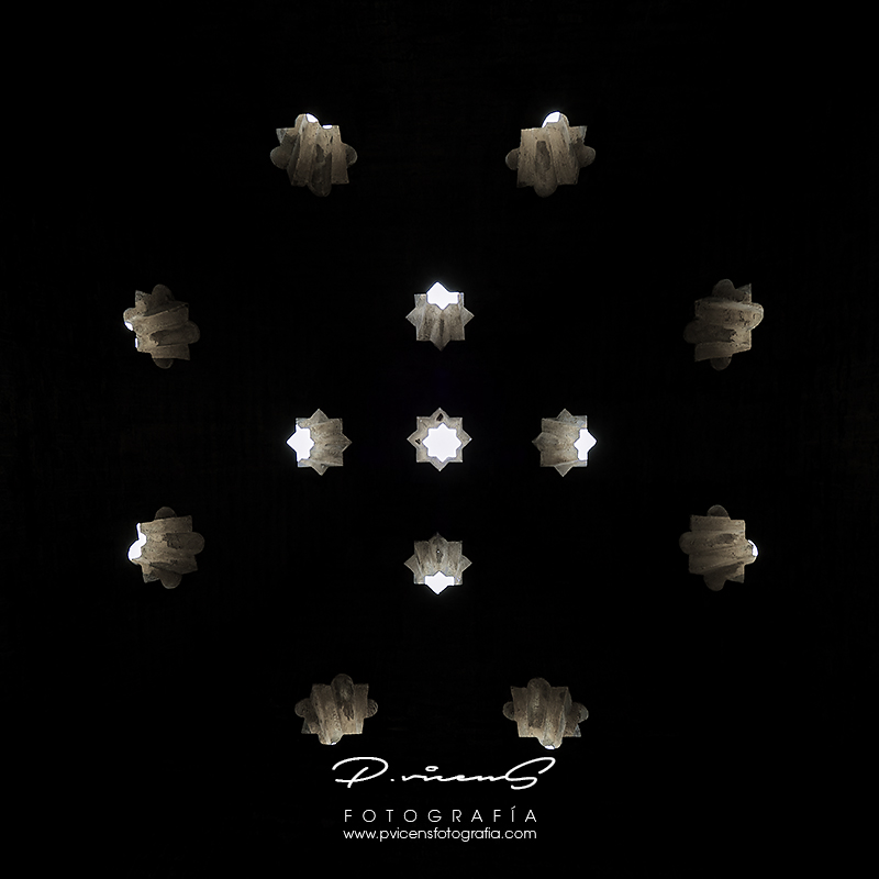 pablovicensh's tweet photo. Lucernario del Baño de la Mezquita, La Alhambra. Granada.

#alhambra #granada #arquitectura #architecture #lucernario #skylight #abstracto #abstract #abstractarealidad #fotografia #photography #olympus #omdem1markii #fotografiadearquitectura #architecturephotography https://t.co/QiJYFI3zKy