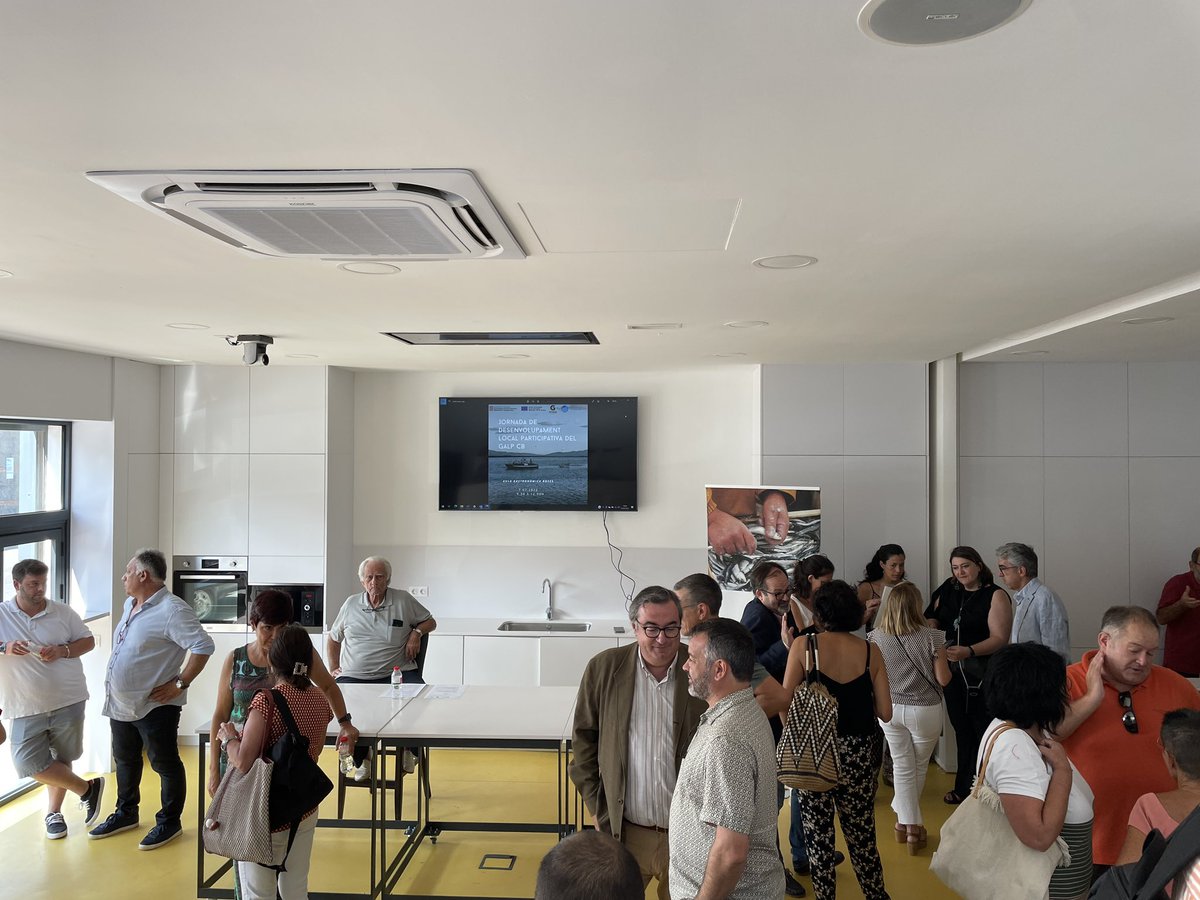 87_opp's tweet photo. Avui som a l’Aula Gastronòmica de Roses, assistint a la Jornada de Desenvolupament Local Participativa del GALP Costa Brava. Felicitats a tots els projectes realitzats!
#GalpCostaBrava #pesca #pescacatalana #sectorpesquer #confrariespescadors #projectes https://t.co/UVSeUANlmQ