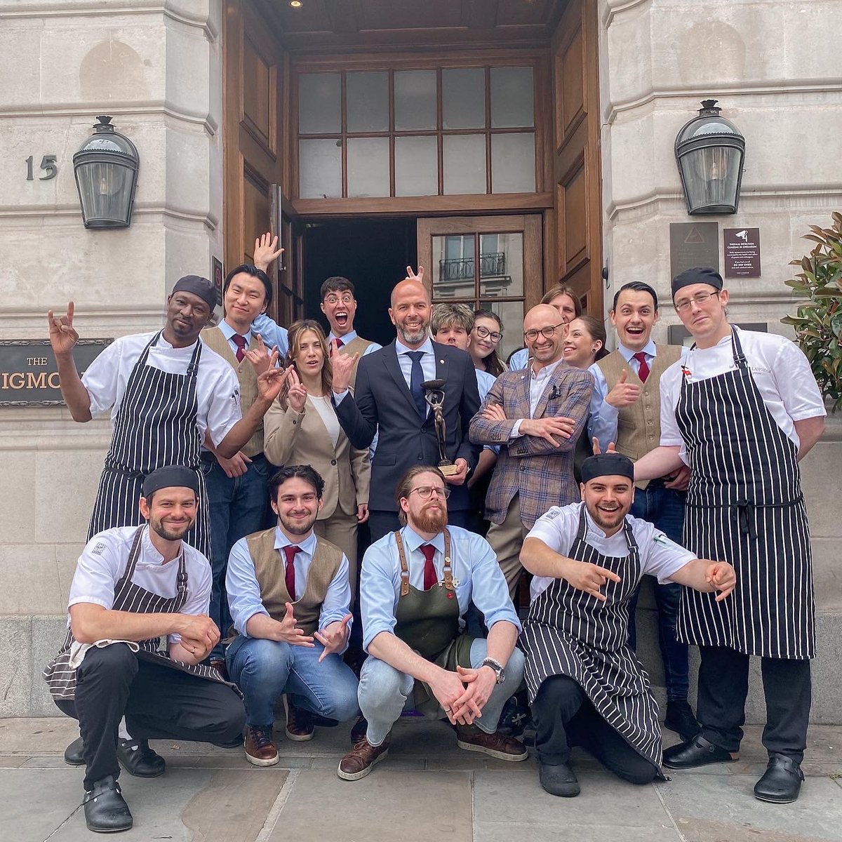 We’re beyond proud of our amazing @Wigmore_London team for winning the prestigious Catey’s Pub and Bar Award 2022! 🏆 Congratulations Andre & the team 🎉👏 #TheWigmore #Cateys #TheCaterer