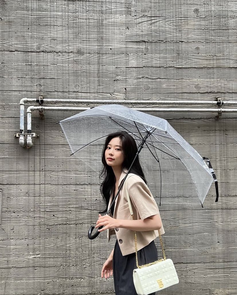 ㅤ

       czealeigh.⠀
       thursday, july 07. 
       location disabled. 
   ㅤ —• gala siguro w/ my ugly sister.
ㅤ