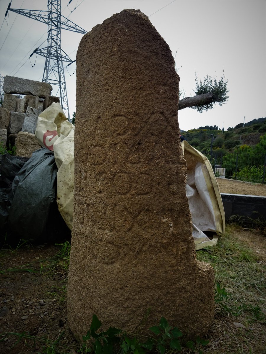 Aquis3D's tweet photo. O ano pasado apareceu en Petín o único #miliario da #ViaNova con inscrición de toda a comarca de #Valdeorras. Está dedicado ó #emperadorNerva e marca a milla 85 desde #AsturicaAugusta.
Fotos de Cousas na Via Nova (Grazas!) (https://t.co/4zOEfwB3ha) #Romanroad #romanarchaeology https://t.co/fiLoOQYFUW