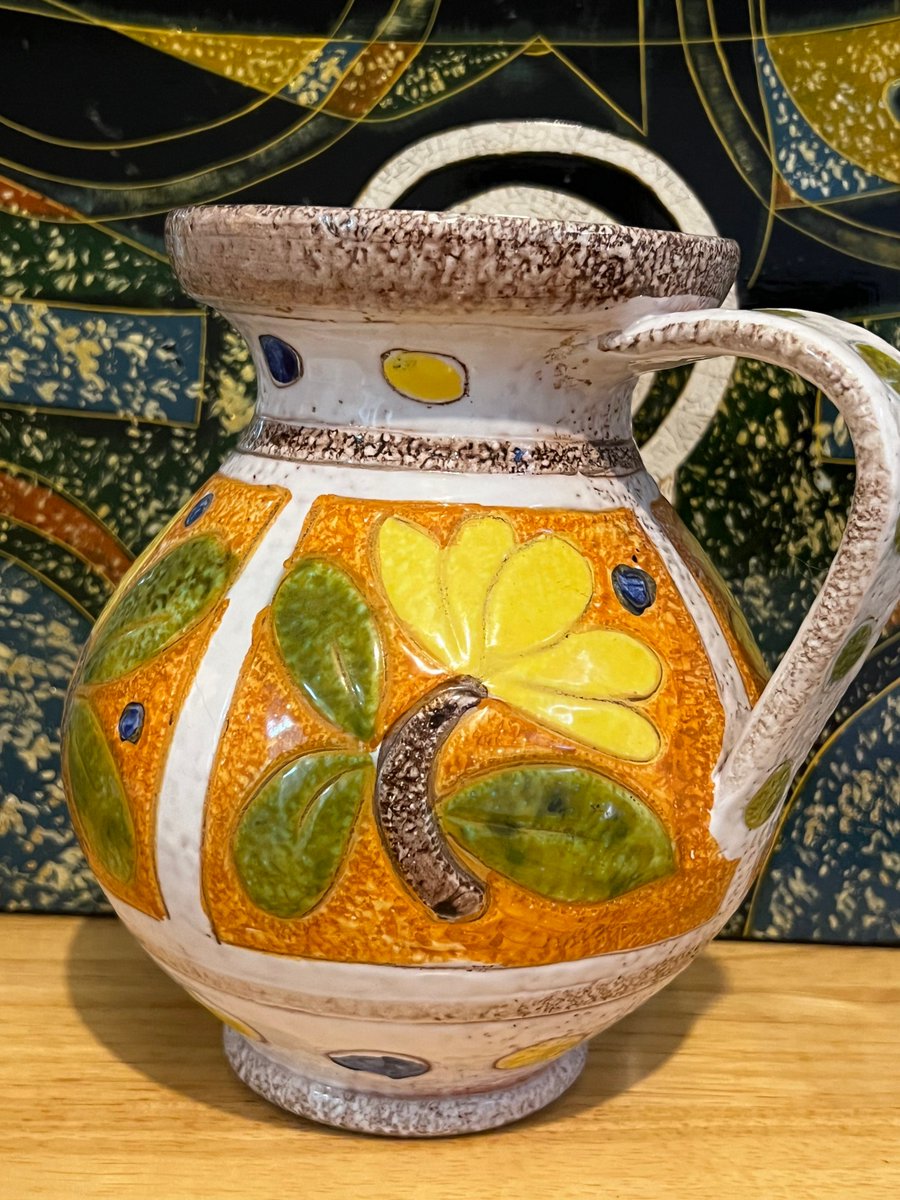 loveretrocrafts's tweet photo. Fratelli Fanciullacci majolica glazed jug, MCM Pottery Rare Retro Flower Pitcher Made in Italy, Glossy sprinkled White Abstract pitcher https://t.co/UrVDpsZPbX #beige #modernpotteryvase #minimalist #supportsmallbus https://t.co/U1x7Sphlmz