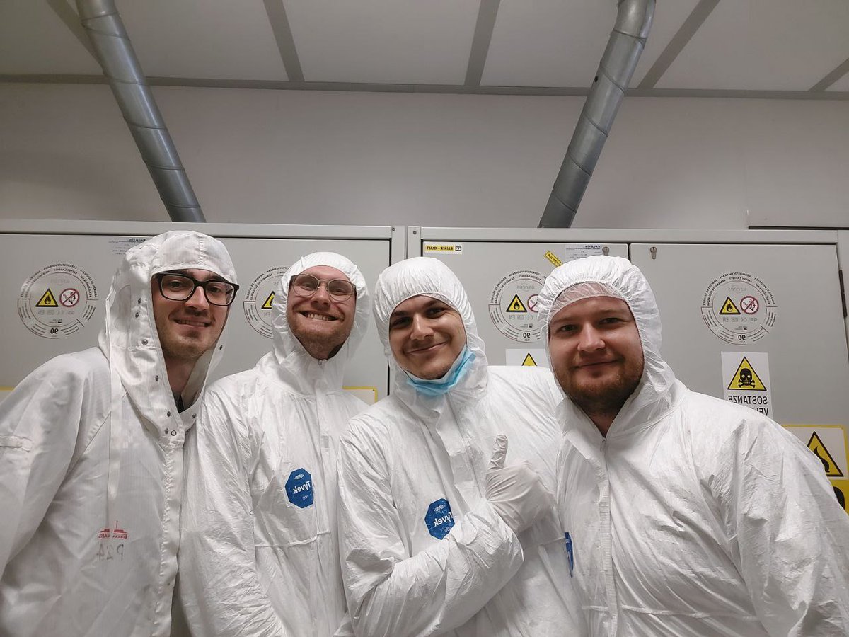 NanoDeviceLab's tweet photo. Our friend @amadeodegracia from @La_UPM has come to collaborate with us for some months.
Today, we've visited with him our fabrication facility #PoliFAB, where all the magic begins.
Ready for moon landing!
#NEDLab #polimi #research #fabrication #computing
#white #minions https://t.co/YkBvjrtmFx