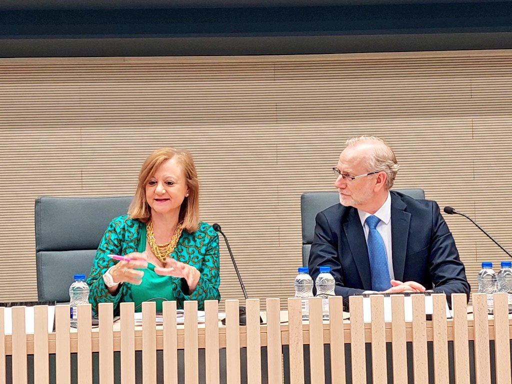 PERTE_Lengua's tweet photo. La Comisionada especial @cristinagallach inaugura la sesión "El español en la inteligencia artificial" en la @uc3m.

🗣 "Hay que aprovechar los fondos 🇪🇺 para unir el sector lingüístico y el tecnológico. Esto permitirá iniciativas empresariales y económicas en España". https://t.co/j2njp3NOZK