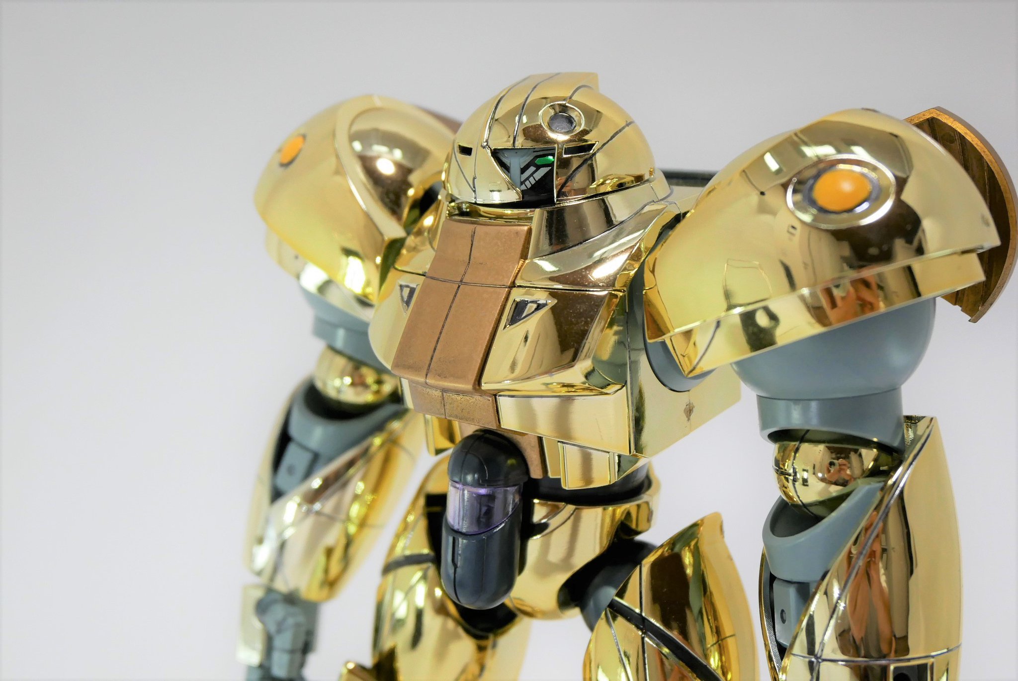 （未組立）1/100 モビルスモー/ゴールドタイプ ターンエーガンダム ガンプラ「1/100 モビルスモー/ゴールドタイプ」や「1/100