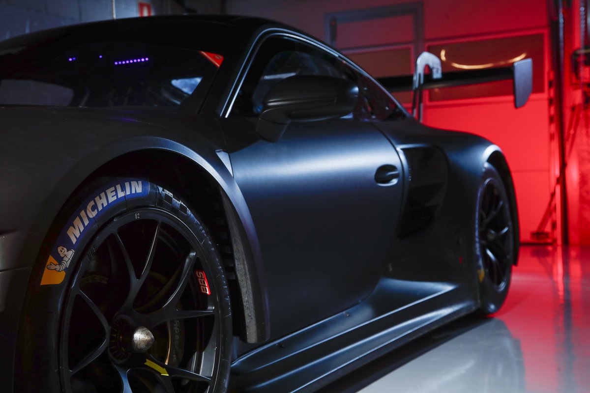 The new 2023 <a href="/PorscheRaces/">Porsche Motorsport</a> #911GT3R is here 🧨 #TeamPorsche