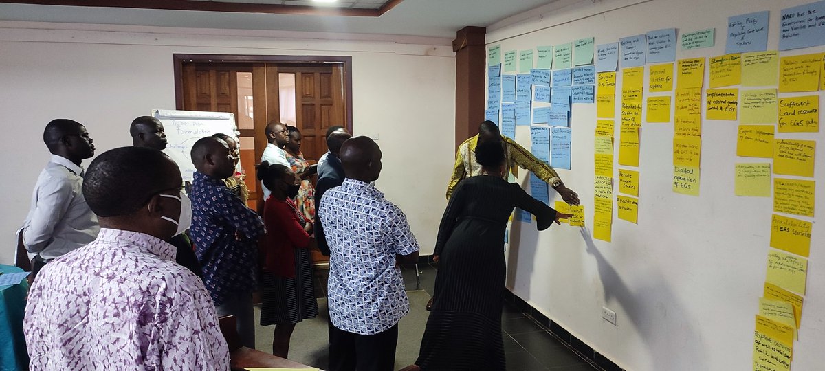 VictoriaMbigidd's tweet photo. Day Two of the Early Generation Seed Stakeholders'engagement is focusing on developing a strategy for the sector. It's participatory and inclusive. @naroholdings @AGRAAlliance @issd_uganda @ICRISAT @NARO_NaCRRI @narouganda @andrewkiggundu @gnuts_NaSARRI https://t.co/iYUVcJOLp9