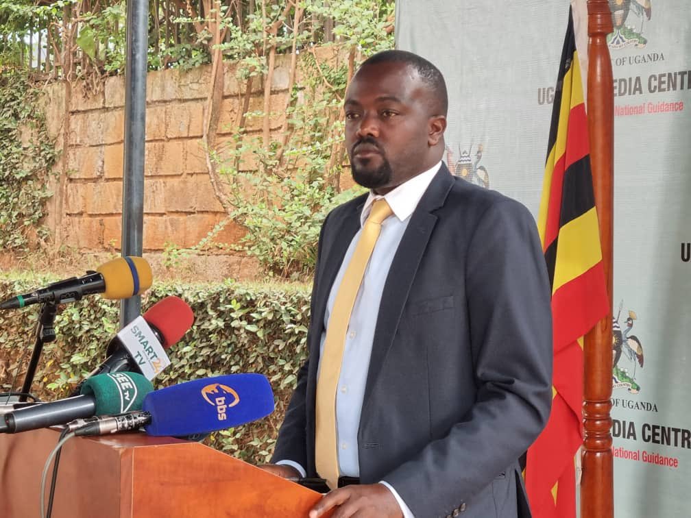 GalaxyFMUg's tweet photo. No boda boda stage will be allowed around banks, hospitals, police stations, schools and petrol Stations - Rubaga RCC, Anderson Burora says

#GalaxyFMNews | #ZzinaUpdates https://t.co/bdti2u3EYP
