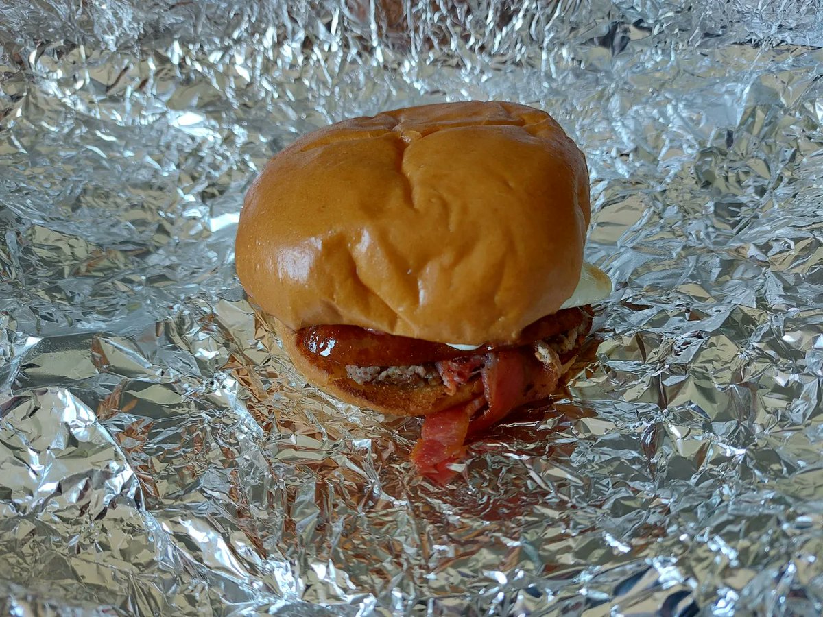 CatHaloMovies's tweet photo. In honor of the co-founder, I celebrate you by enjoying one of your many great creations.
Happy Birthday @StuLikesDrums
@2dayWeAreMaking #FoodBus https://t.co/6aZLxBOIAy