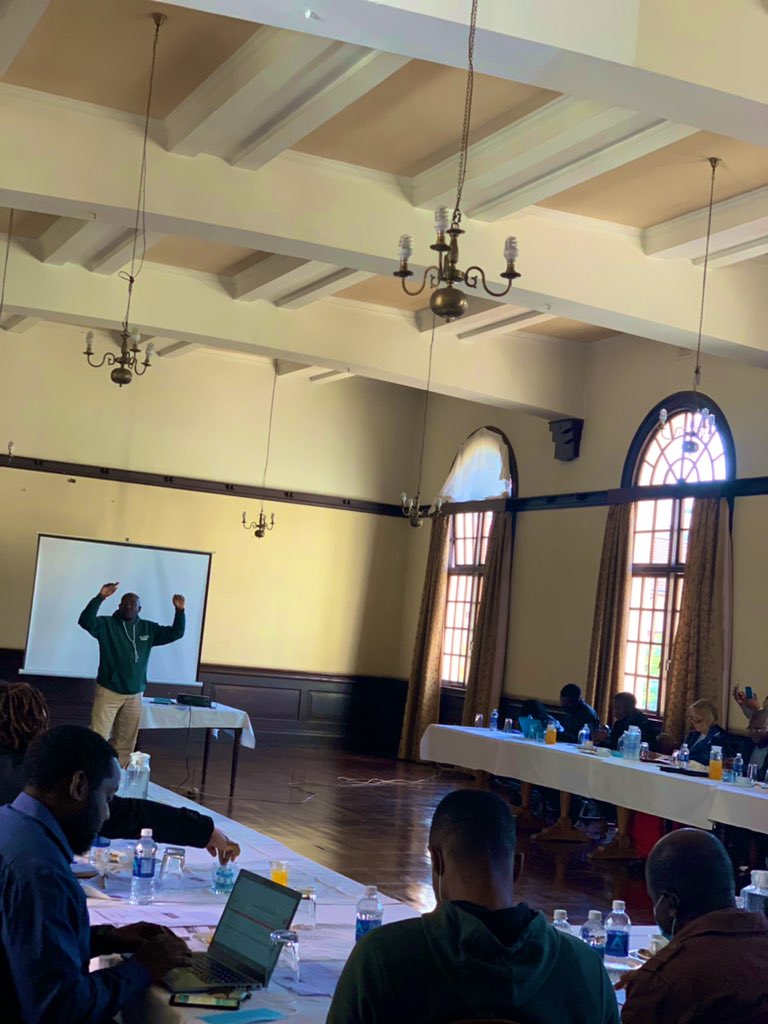 zditrust's tweet photo. Mr Guzura presents on political scenarios; challenges and gaps on electoral reform policies @zditrust think tank meeting I n #Bulawayo @OSISA @mudzengie @lupyouth @communitypodium @NicolaWatson13 @citezw  @PedzisaiRuhanya @citezw @NEDemocracy #RegisterToVoteZW #2023Elections https://t.co/7qXFttfpwu