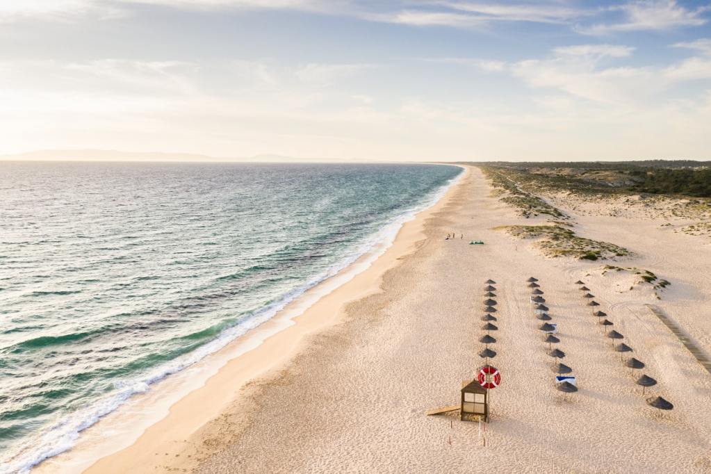 VortexMag's tweet photo. 10 das melhores praias para famílias com crianças no Alentejo - https://t.co/U7PS4cFDoE https://t.co/ofcWg7nqQq