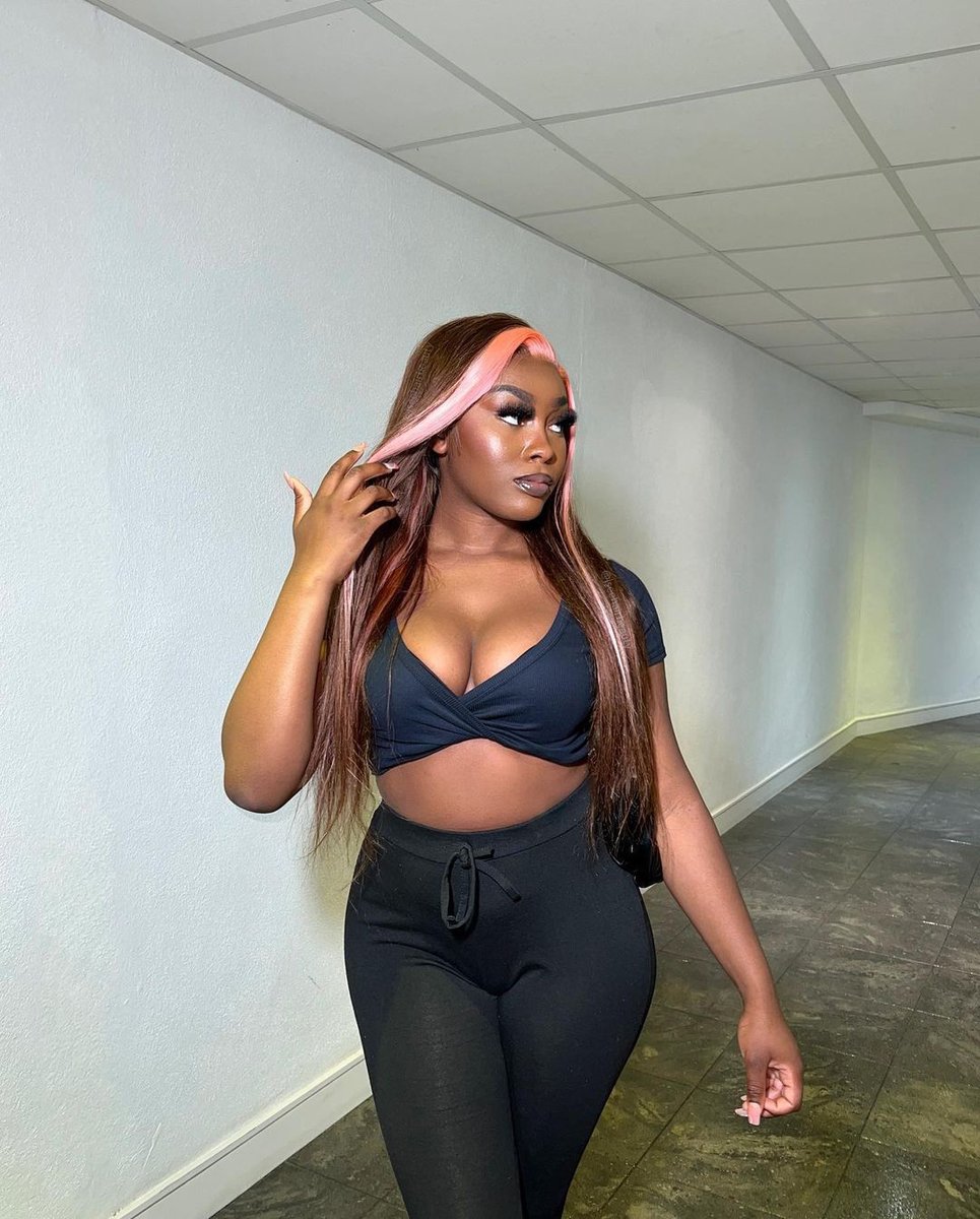 IseeHair's tweet photo. Pretty in pink😻💕@sharnte.parkes
🌟Hair: Strawberry Pink &amp; Chocolate Skunk Stripe Color Wig 13*4 Straight 24” 200% Density Brazilian
Use Code: JF10 for Extra 10$ OFF
Hair Link in BIO💓
#iseehairbeauties #iseewigs #iseeprincess #pinkhair #straighthair #skunkstripehair #trendy https://t.co/hftVL0BUg9