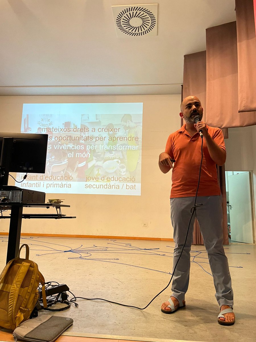 CEFIREambitINC's tweet photo. 👉 Seguim amb la segona sessió de les Jornades 
“Teixint xarxes de lideratge educatiu en els centres singulars”, organitzades pel Cefire específic d’educació inclusiva. 

Hui comencem amb la ponència de Xavier López @xlopez80 ➡️"Lideratge transformador en centres singulars"⬅️ https://t.co/sZ7wHqa9oD