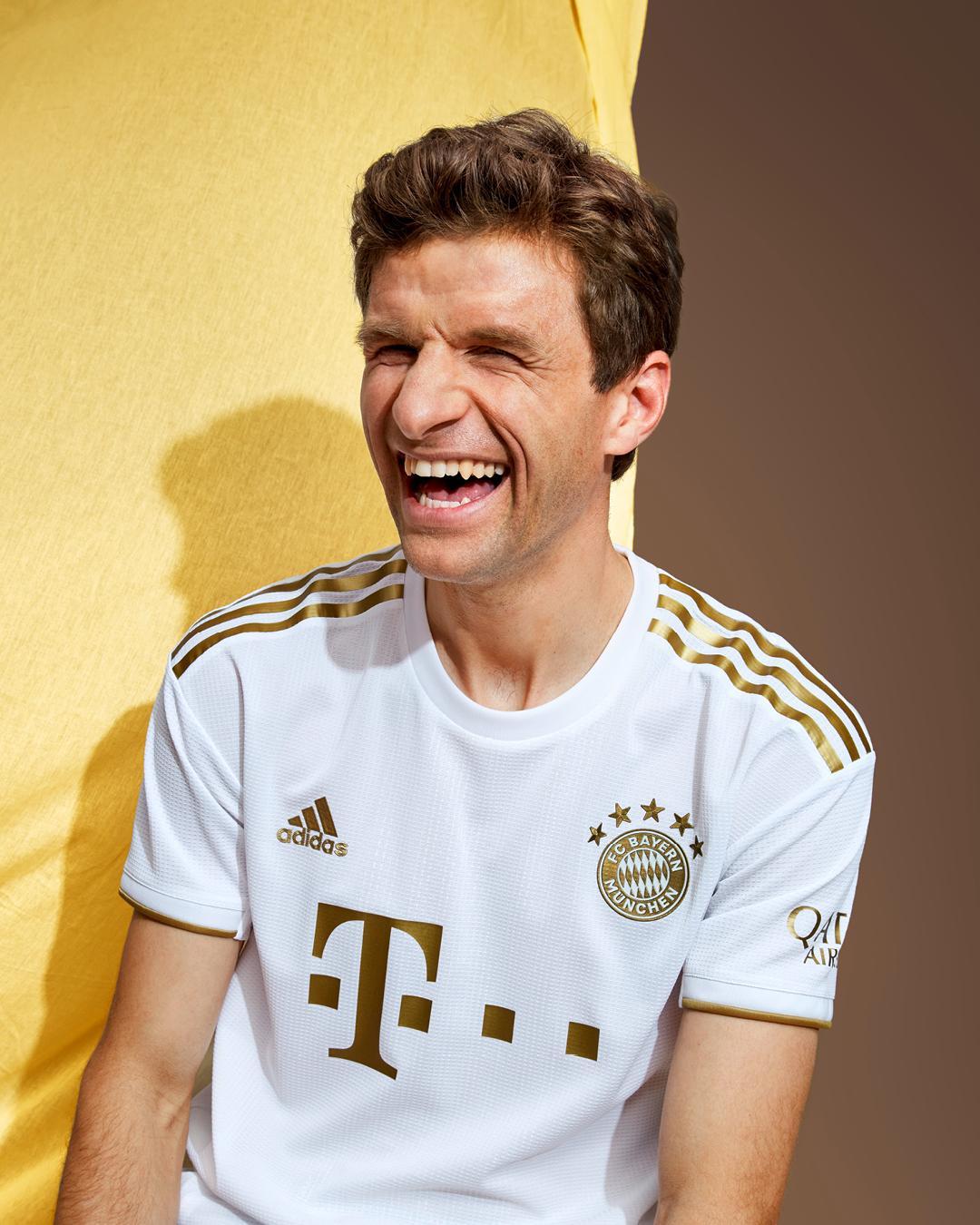 GOAL on X: "Bayern Munich's 2022-23 away kit 🤍 https://t.co/u0inwCxwLE" / X