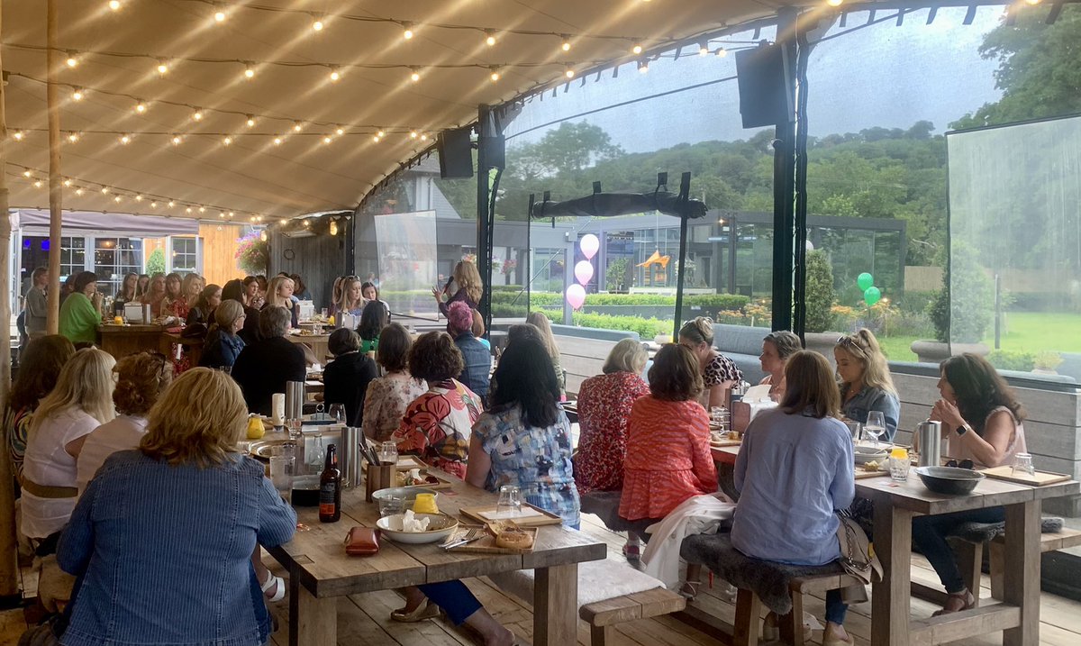 ☀️ So lovely to get to know fellow @NetworkCork members better last night at @theanglerscork with great activities by @_SiobhanFitz_ Well done MC Susana BBCS.ie & PIPs @bezateli @noella_carroll @Gill_Hennessy #backedbyAIB #LEOCork