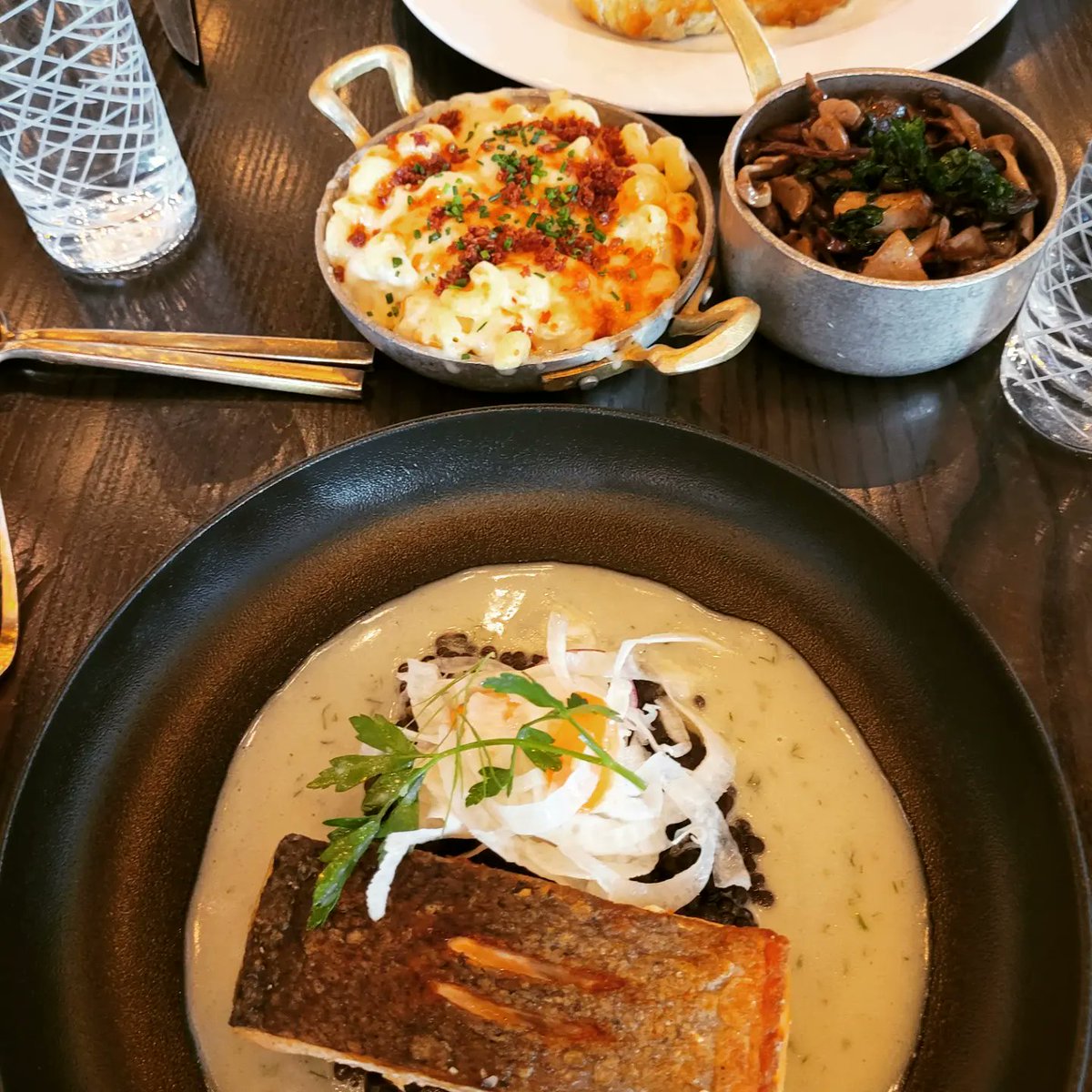 damac13's tweet photo. Amazing anniversary dinner.   @HellsKitchenFOX @GordonRamsay https://t.co/uiiVkkOHoo