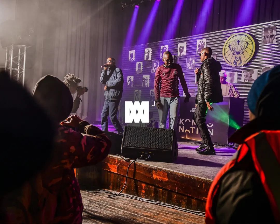 LightYagamiSA's tweet photo. Some shots from @JukeboxSA_ x @VoroSowVanStock set at @Kombonationent x @jagermeistersa #KaofelaKaofela #NightEmbassy https://t.co/dv3lpYTRJu