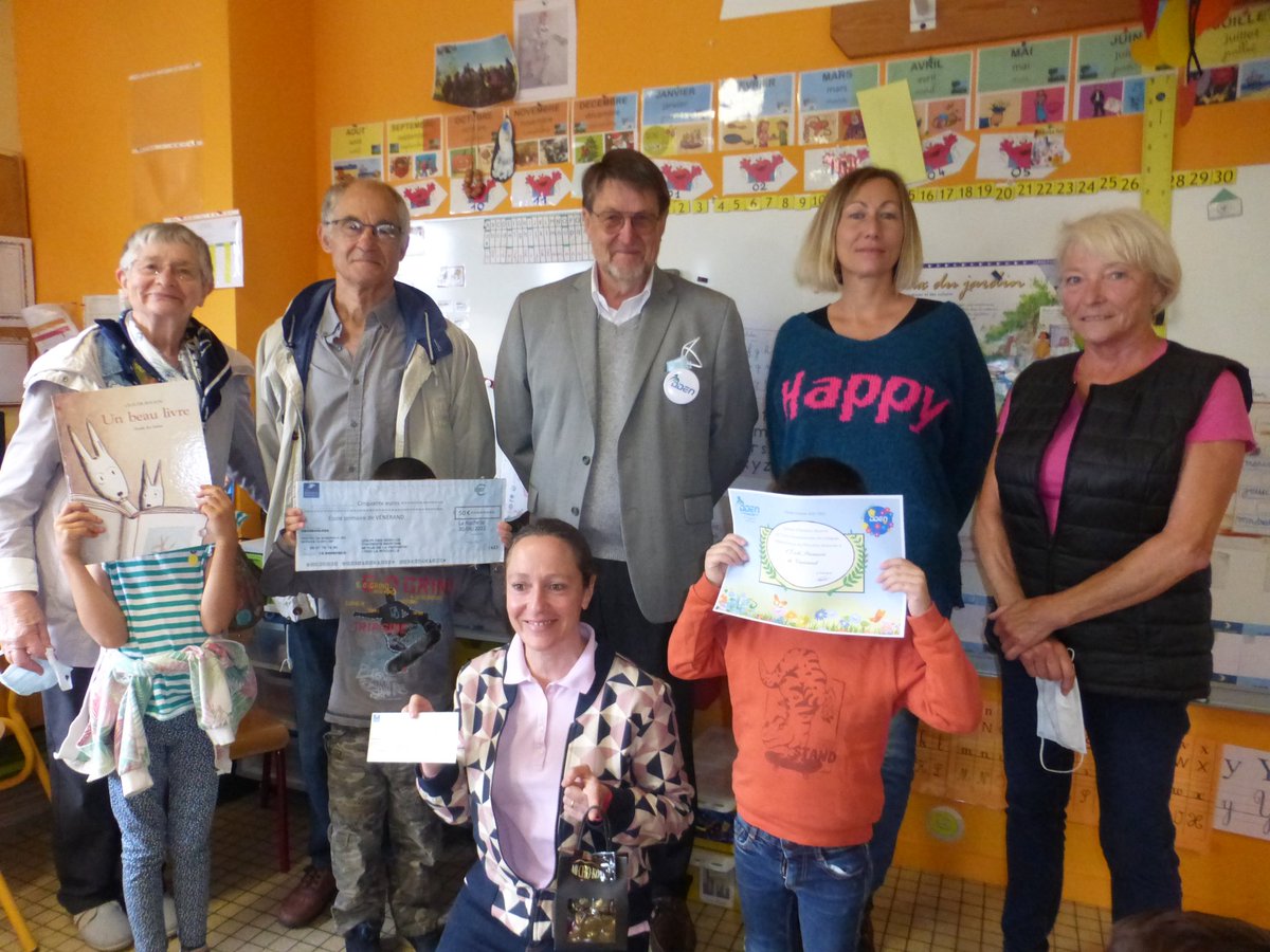 vignaud's tweet photo. @departement17 #DDEN #UD17 @DSDEN17 @IENsaintes17
Concours Écoles Fleuries Vénérant La Chapelle des Pots Saintes https://t.co/JjEKHzeik4