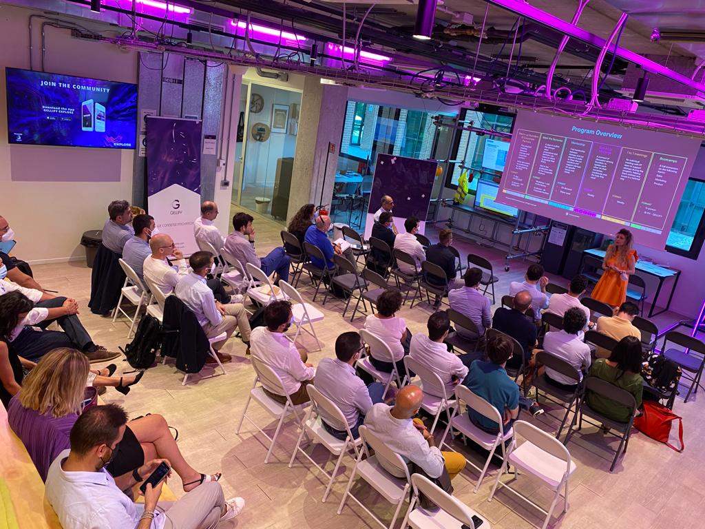 _ForwardFactory's tweet photo. 🏃‍♀️Siamo partiti a tutta velocità! Lunedì 4 luglio #startup e partner hanno scardato i motori al primo evento di warm-up ed oggi i team sono al lavoro col primo evento formativo, il SalesBootcamp!
Ad majora! #FFaccelerator #FFstartup https://t.co/vDLvkDv33Z
