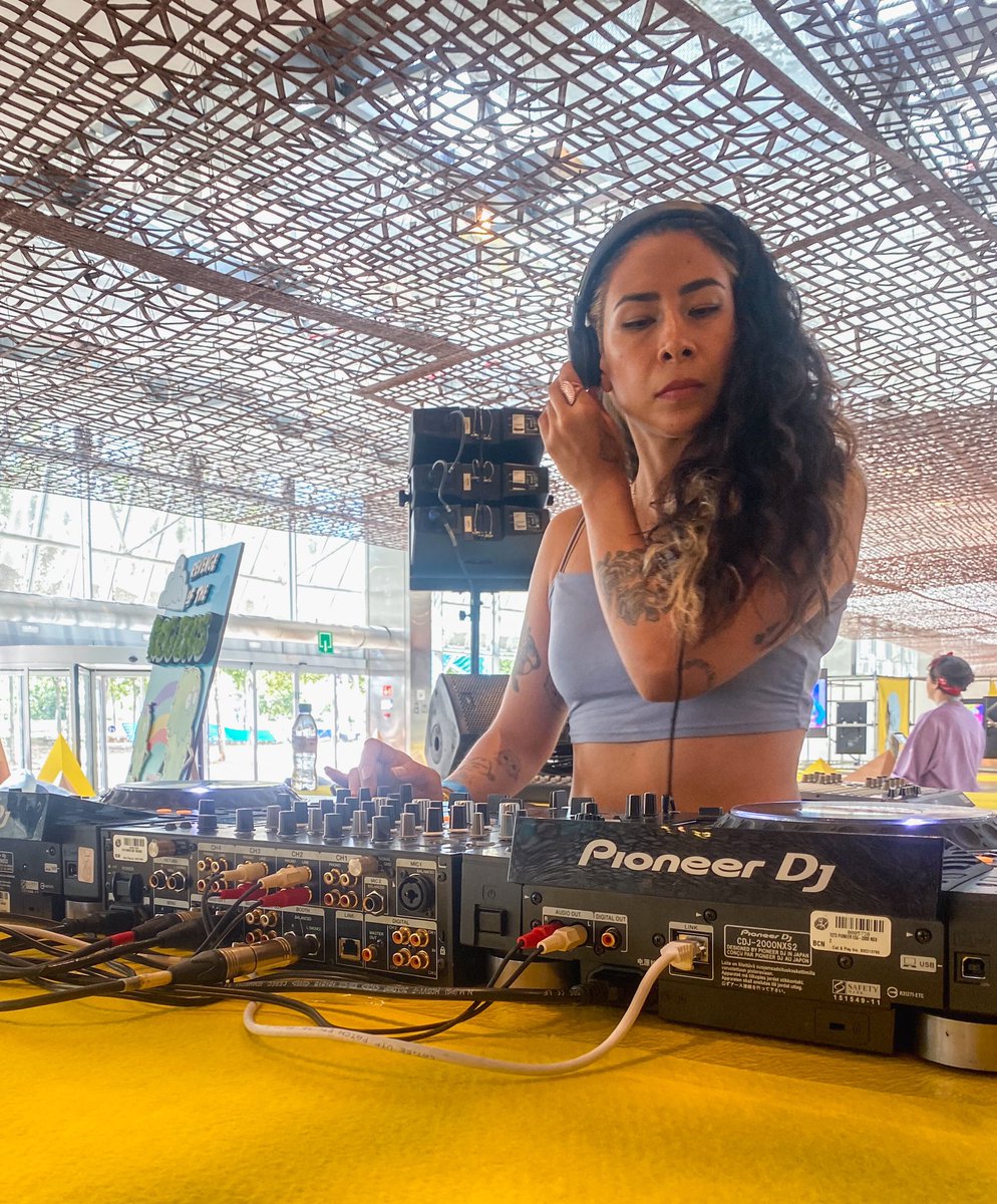 ShrineHouse's tweet photo. Can’t think of a better way to start day 2 of #ethbarcelona than a killer set by @oyealmond 😍

So many amazing performs in the cultural exchange hall today @eth_barcelona.
@DoinGudHQ https://t.co/DSPvGGLrJq