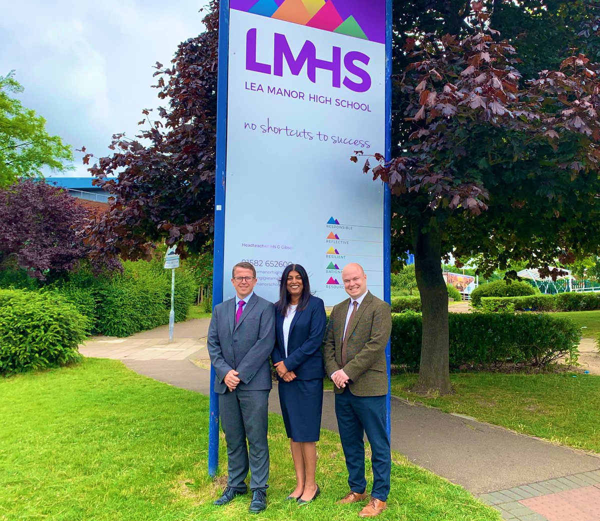 Exciting times at <a href="/leamanorschool/">Lea Manor High School</a> this morning with the New Acting Headteacher <a href="/JPather74/">Jess Pather</a> and two  New Deputy Headteachers <a href="/Darbs87/">Thom Darby</a> Looking forward to the new challenge ahead and welcoming our new year 7 students <a href="/ChilternLT/">Chiltern Learning Trust - Bedfordshire</a> #anewjourneybegins