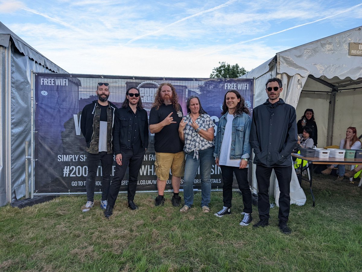 PlaylistWVRadio's tweet photo. Not even officially open yet and @2000trees is already proving to be a blinder... @theHaggardCat @pabh https://t.co/zM0MKQWxRH