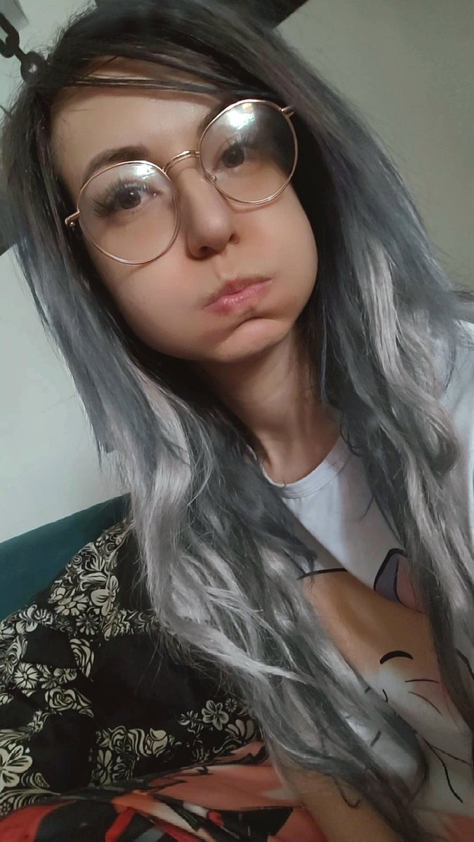 Ellothin 🖤 tweet media