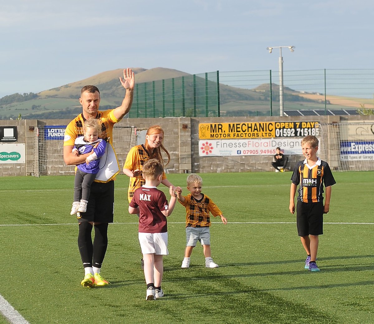 kevsmith1987's tweet image. Finally, I’d like to take the opportunity to thank everyone at @EastFifeFC for making Tuesday night such a memorable occasion. It was emotional saying goodbye especially to the supporters who have been amazing throughout my spell at the club. 
Good luck next season  👍🖤💛