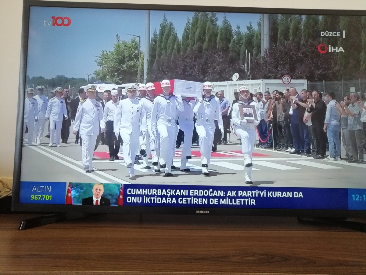 etaseri's tweet photo. Bu vatan evlatlarıda ölmek istemiyordu, askerimiz polisimizdemi 2 gün iş bıraksalardı. https://t.co/H14qiJuScg