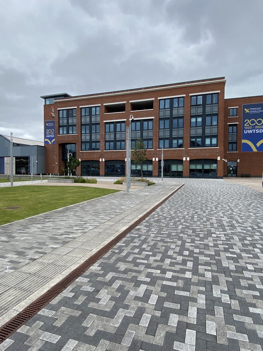 GregScannell07's tweet photo. A warm welcome for @PrimaryWhite @Phip_Primary @fcwpa @UpperRhymney @bawelps @IDS3to18 @YGTredegarCS @YGCwmRhondda to @UWTSD in Swansea for their @BrilliantClub #TSPGraduation! We hope you have a great day! #JoinTheClub #TSPtrips https://t.co/OsA75WHYJ9