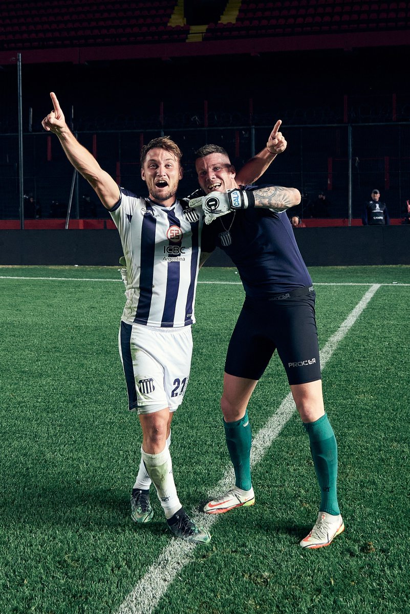 ¡BUEN DÍA! 💙 Hermosisisima mañana ¿Verdad? 

¡Levanten la mano 🖐️🏻los que están entre los 8 mejores del continente! 🏆