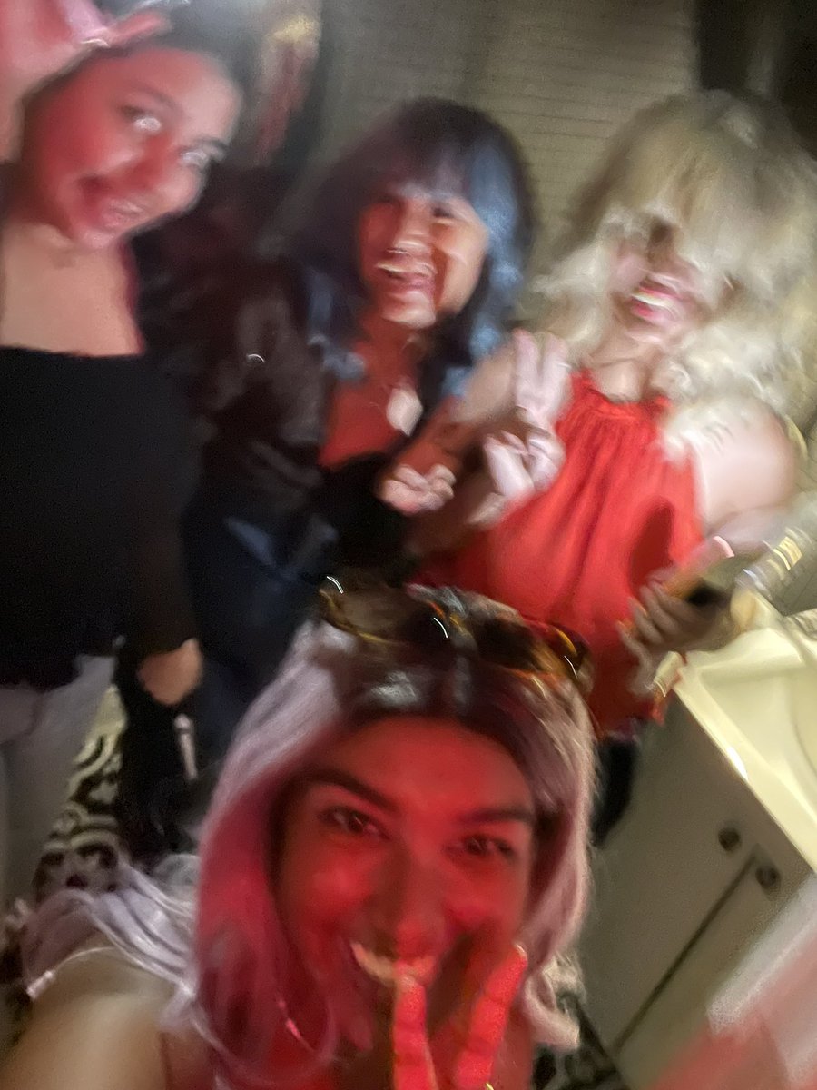issythurai's tweet photo. happy bday @dm_swizzle!! hope today is a big slay for u! thanks for always being the quirky friend and for having the longest story times ever luv ya bunches🫡🤍🥳🫦 https://t.co/B9KzlhFnYU