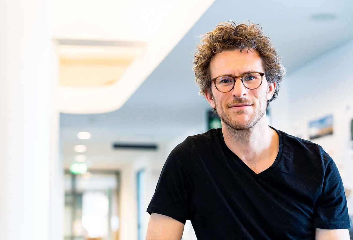 How do geopolitical shifts affect our supply of critical resources? What can the European Union learn from China to stimulate the availability of materials? 
Read about Dr Benjamin Sprecher's research in the new LDE White Paper 'Critical Materials': leiden-delft-erasmus.nl/en/news/white-…