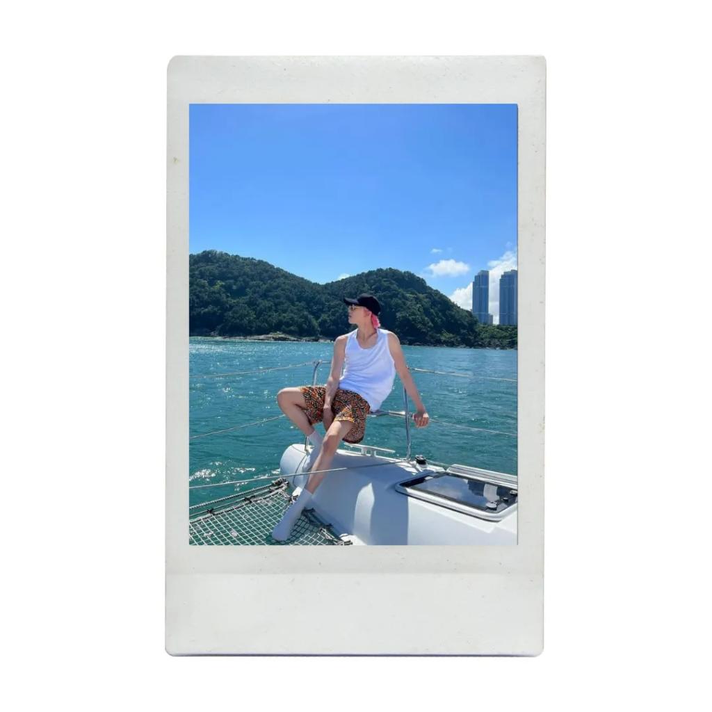 wonderpop_ph's tweet photo. Hey hey hey! we're selling these THE8 and MINGYU Instagram Beach Photos: Polaroid (replica) for ₱55. 

Get it on Shopee now! ♡ https://t.co/0keL3zHaXT #ShopeePH https://t.co/sQz0cx8uqR