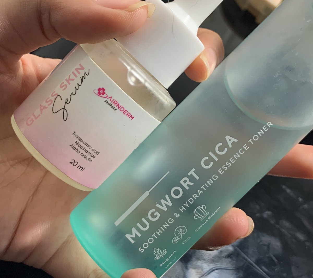 fitaminci's tweet photo. 11. TTS mugwort cica toner.
🌟1000/10

ALIAS BAGUS BANGET MUST TRY, soothing nya nampol, lembabnya pas, feels di kulitnya juga enak, harganya under 100k, ini udah habis sekarang aku harus repurchase lagi habis ini wkwkwk 
 
🖇️https://t.co/APHh1fA6s5 https://t.co/f0RB4gOELs