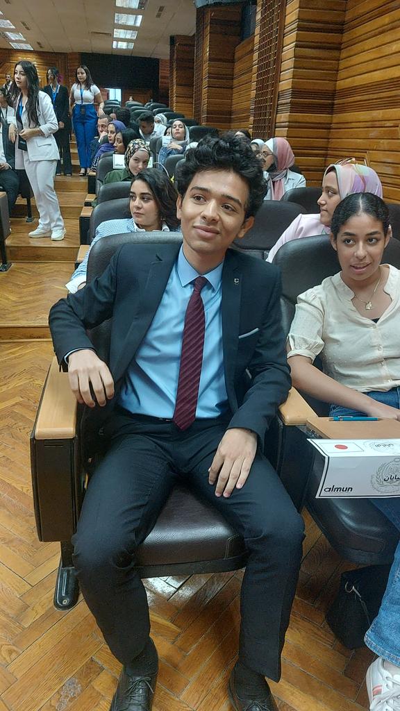 EcoMall22's tweet photo. #انقلب_السحر_علي_ساحره 
مندوب اليابان يحاول مقاطعه إيران ولكن تم احراجه من الرئاسه https://t.co/BRUCGltihn
