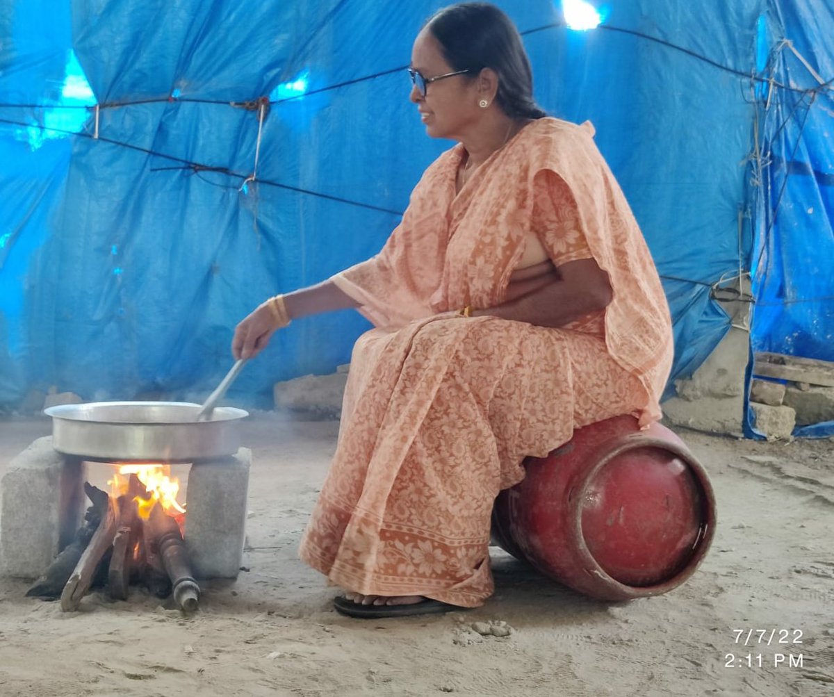 Krishank_BRS's tweet photo. Modi ji , your Rs.1105 Gas Cylinder is of some use 🙏🏾

#ModiGas1105 https://t.co/3DJEExSJKt