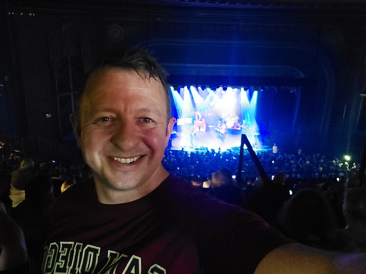 theyondan's tweet photo. Damn it was hot in there last night. @rivalsons knocked it out of the park. Icing on the cake was literally the cake coming out for @jaybuchanan_ birthday. 

Still haven't stopped smiling.

Support your bands. Go see them. https://t.co/dnqaaUloHM