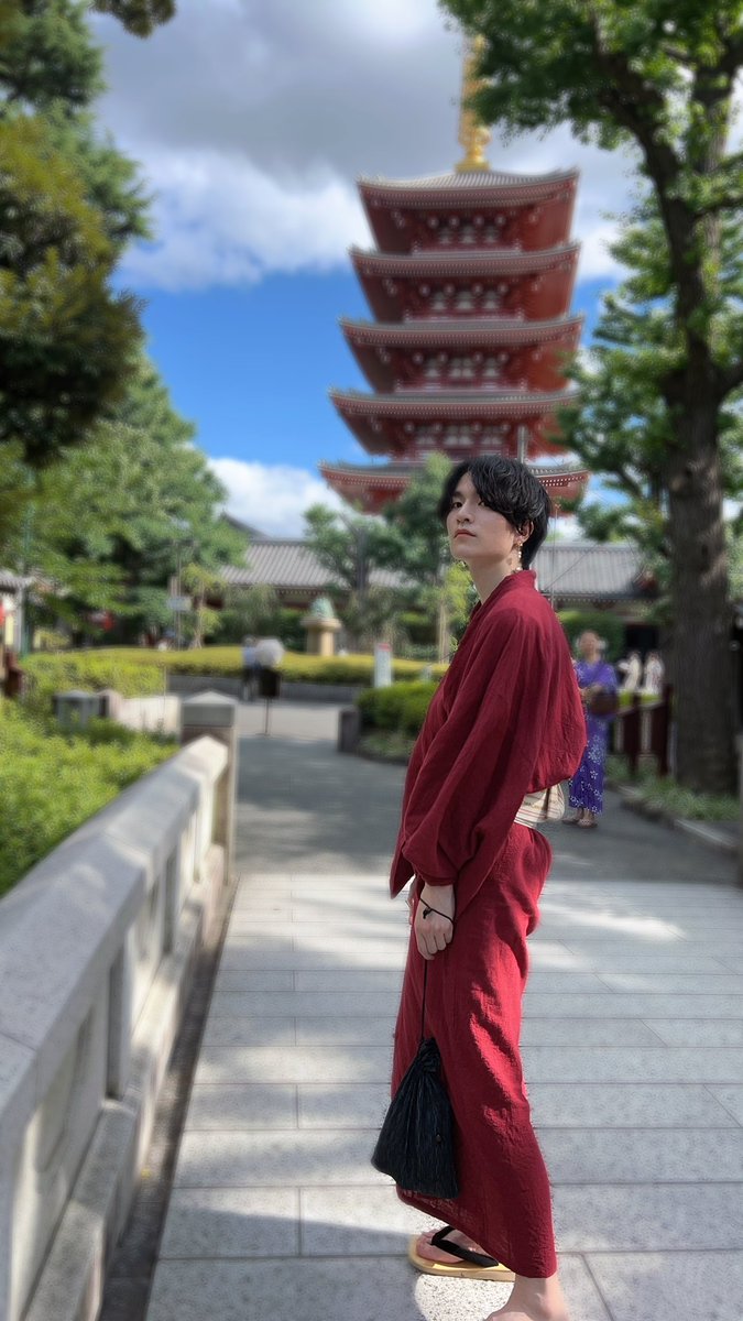 ryoga_twix's tweet photo. 僕の和装dayは浅草からお届けします。
たまには赤いのもいいかと。 https://t.co/Vcpx1JtyFl