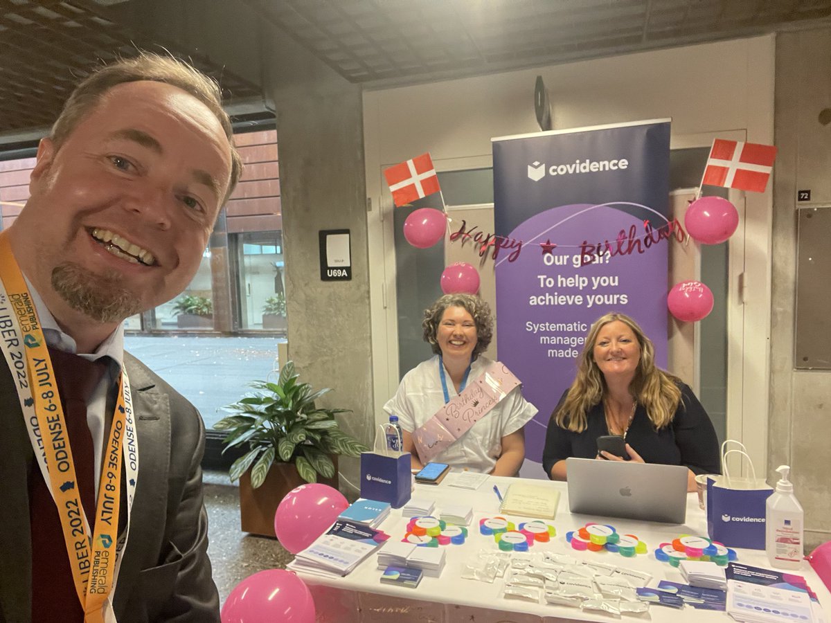 astronerd's tweet photo. Snapshots with some more lovely people from the north: Come say hi! 📚😄 @LIBERconference #LIBER2022 #2Odense22 https://t.co/ZgIJA8xMSq