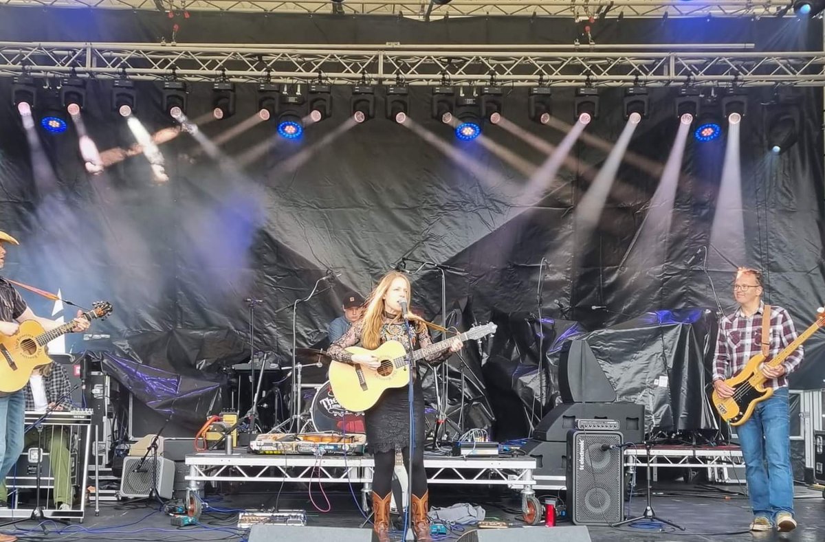 The Rosellys (@therosellys) on Twitter photo We're playing <a href="/TTMFest/">Thame Town Music Festival</a> on The Empty Rooms Promotions Stage @ The Six Bells, 9.45-10.45pm this Saturday.
Free music festival on all day throughout Thame
TheRosellys.com
thametownmusicfestival.org/ttmf-venue/emp… We're playing <a href="/TTMFest/">Thame Town Music Festival</a> on The Empty Rooms Promotions Stage @ The Six Bells, 9.45-10.45pm this Saturday.
Free music festival on all day throughout Thame
TheRosellys.com
thametownmusicfestival.org/ttmf-venue/emp…