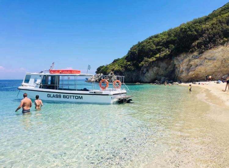yotomuTour's tweet photo. ⚡️GLASS BOTTOM BOAT⚡️
We have it! Park marine Zakytnhos tour with NAUTILOS 😎 Everyday 0900/1200/1500 - Small Boat - Departure from Agios Sostis Lagans - Best Captain 
#Zakynthos #Zante #zanteisland #welcometozante #italianiazante #yotomu #yotomuexperiences #7July #7Julio https://t.co/6DkwWVcm3S