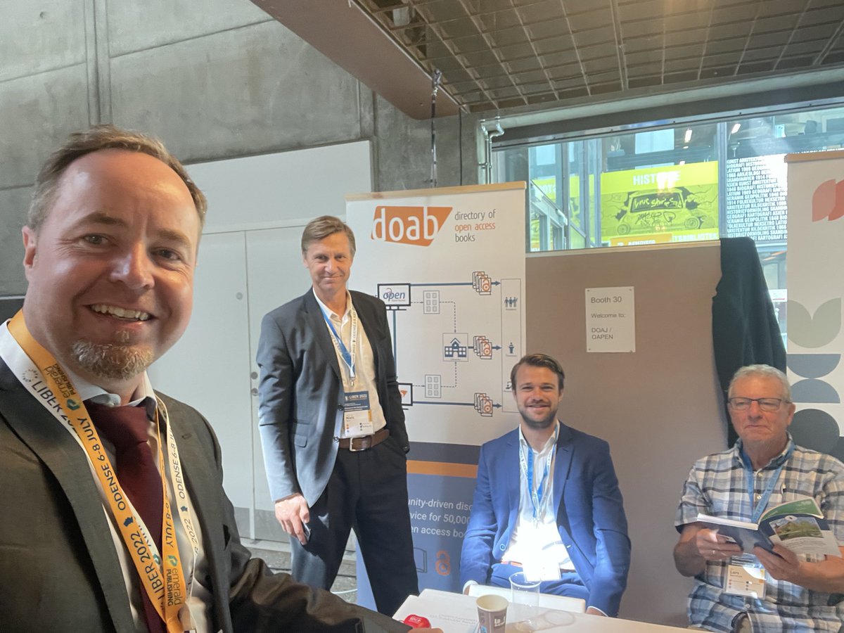 astronerd's tweet photo. More middle earthers being cheerful! @LIBERconference #LIBER2022 #2Odense22 😋 https://t.co/iekdwKDkUu