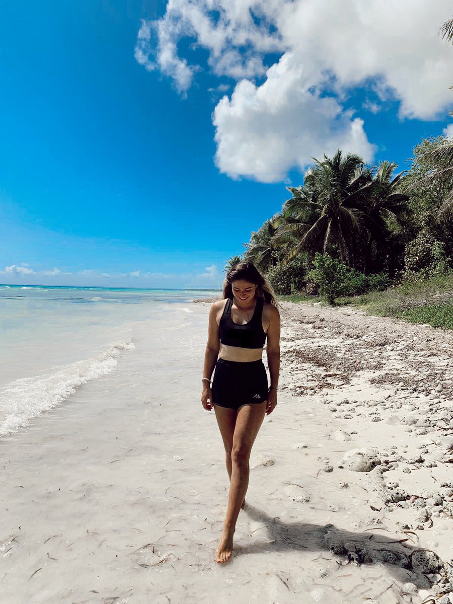 Güne ferah başlayalım AYFC🤍

Size Ayşe'den özlem kokan AYFC özel fotoğraflarla geldik🌈 Küçük bir duyurumuz daha var, bayramdan sonra çiçeğimizle çok beklenen sohbet odamızı da gerçekleştireceğiz. Kendinize çok iyi bakın.🌸 

#AYFC | #AyşeYüksel