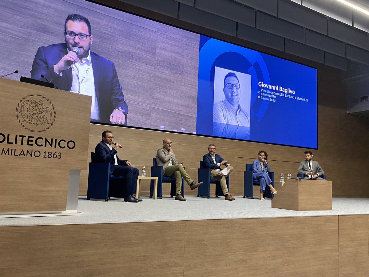 Osserv_Digital's tweet photo. Abbiamo parlato più volte dell’importanza di semplificare l’esperienza utente, anche nella fase di pagamento. Giovanni Baglivo @BancaSella spiega qual è una possibile soluzione di check-out che risponde a questa esigenza facendo un focus sul click to pay #oec22 https://t.co/fFlRQCpjlb